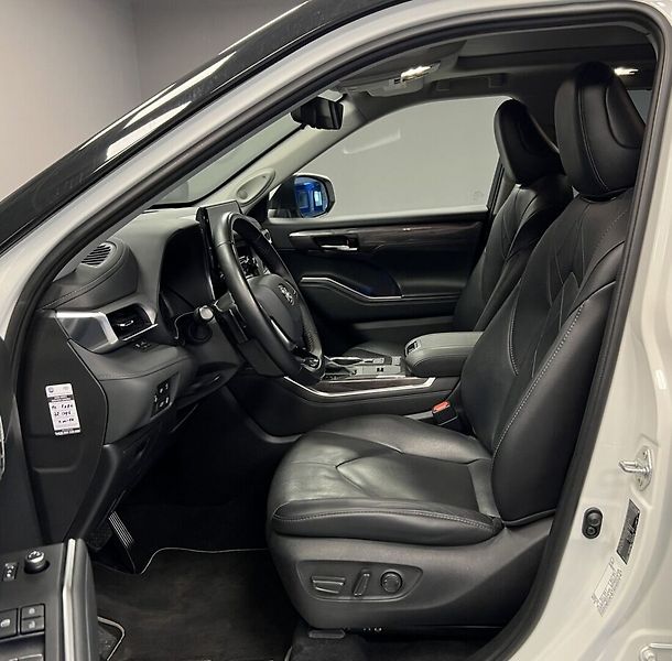Toyota Highlander 2.5 Hybrid AT EXECUTIVE SKYVIE - fotka 10 z 22