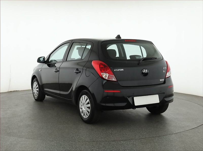 Hyundai i20 (2013) 1.1 CRDi - fotka 4 z 12