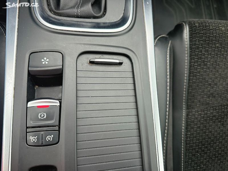 Renault Mégane 1.5 DCi 1.majitel CZ - fotka 18 z 33