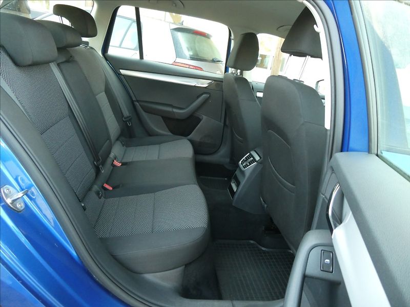 Škoda Octavia 1,6 TDi 77kW 4x4 serviska - fotka 26 z 45