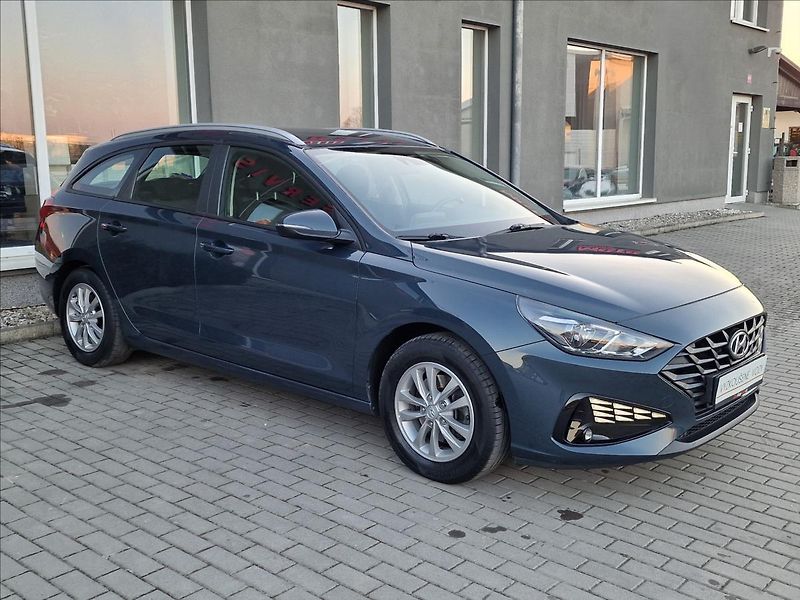 Hyundai i30 1.6CRDi Comfort,ČR,1.Majitel - fotka 2 z 50