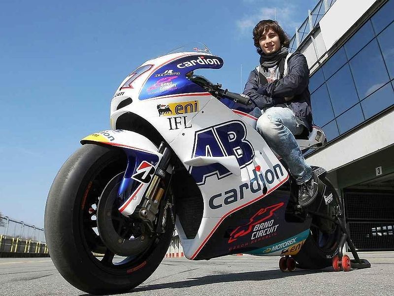 Motocyklový závodník Karel Abraham.