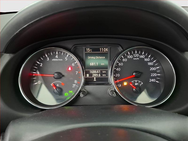 Nissan Qashqai (2012) 1.6 i, 7 míst, Tempomat - fotka 11 z 18