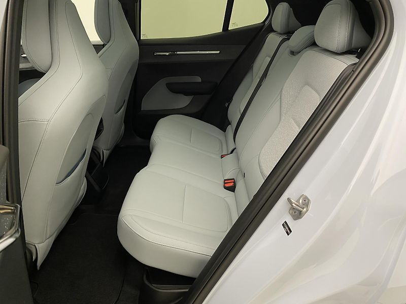 Volvo EX30 TWIN AWD ULTRA CZ 1.maj. - fotka 5 z 66