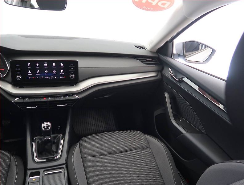 Škoda Octavia (2023) Ambition 2.0 TDI, ČR,1.maj - fotka 8 z 24
