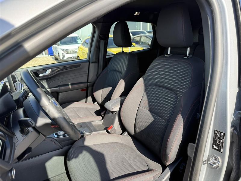Ford Kuga 2,5 HEV 140kW ST-Line - fotka 15 z 25