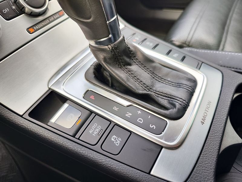 Volkswagen CC 2.0 TDI/130kW Sportline 4x4 AT - fotka 21 z 30