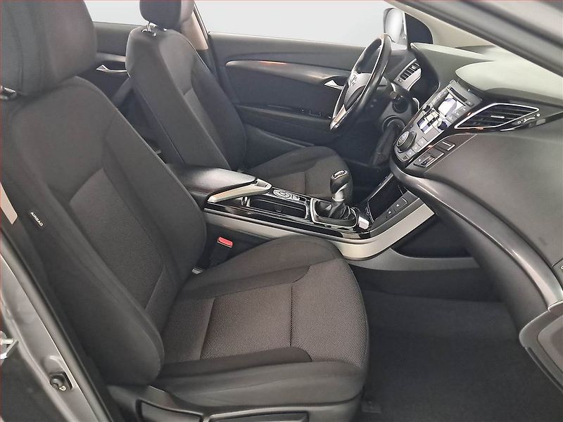 Hyundai i40 (2014) 1.7 CRDi, Serv.kniha, Tempomat - fotka 9 z 20