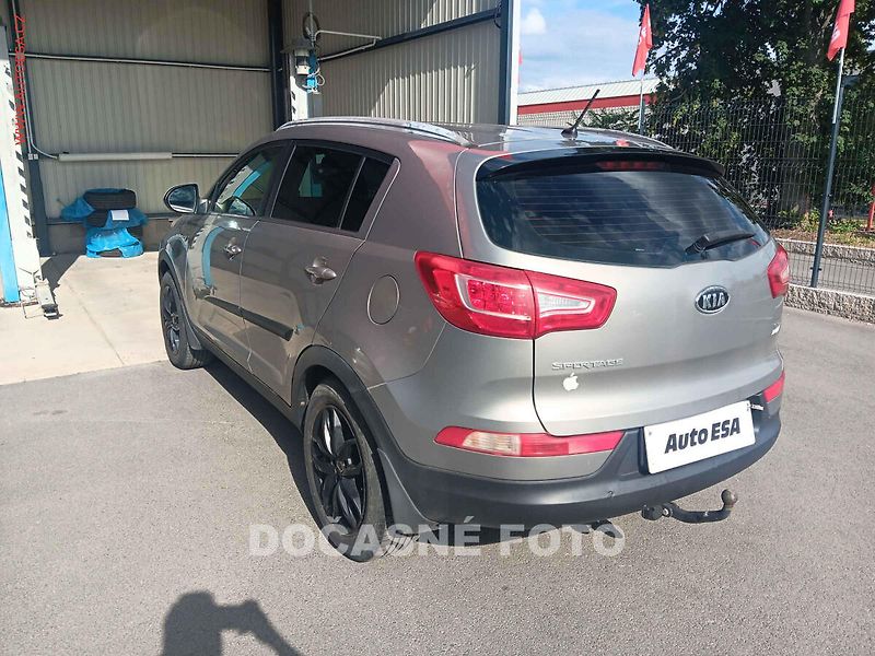 Kia Sportage (2011) 1.7CRDi, 2.maj,ČR - fotka 2 z 3
