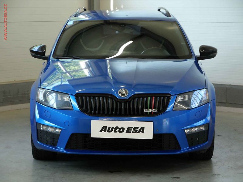 Škoda Octavia (2014) 2.0 TDi, RS, navi, park.asist - fotka 2 z 19