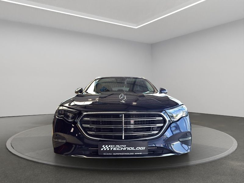 Mercedes-Benz Třídy E (2024) E 220 d kombi - fotka 2 z 20