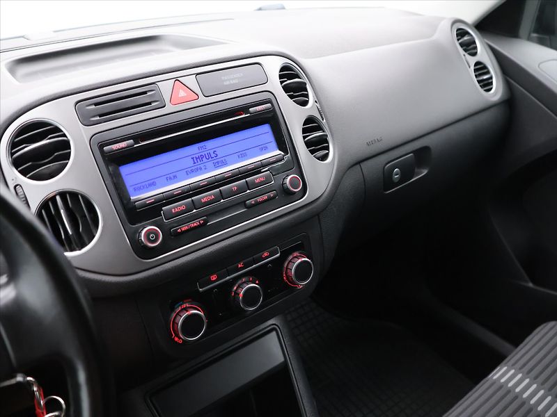 Volkswagen Tiguan 2,0 TDI Sport & Style Tažné - fotka 20 z 30