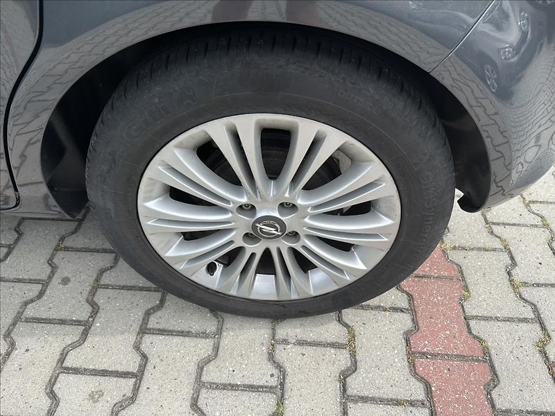 Opel Corsa 1,4 AUTOMAT - fotka 26 z 27
