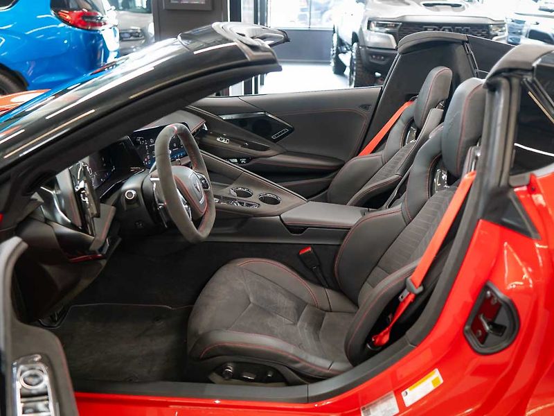 Chevrolet Corvette (2026) 6.2 Cabrio 3LT Z51 Facelift - fotka 14 z 42