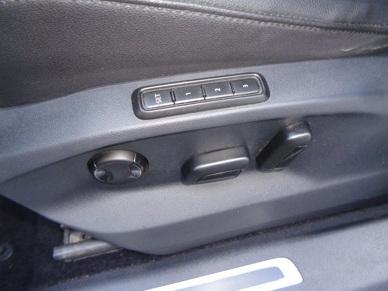 Volkswagen Tiguan 2,0 TDI 4x4 7DSG COMFORTLINE - fotka 20 z 30