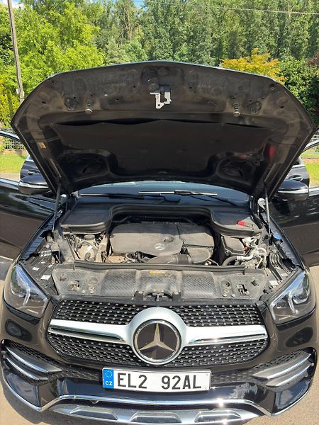 Mercedes-Benz GLE (2021) 300e - fotka 17 z 26