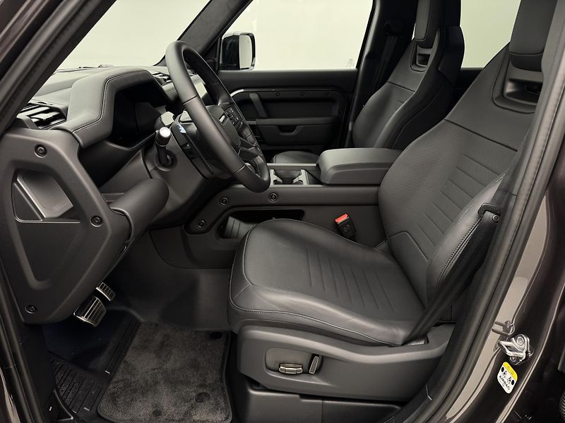 Land Rover Defender OCTA P635  - fotka 20 z 75