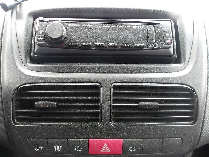 Fiat Dobló cargo 1,4i ČR ! 1.MAJ.! -21%DPH !!! - fotka 27 z 32