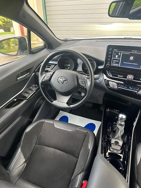 Toyota C-HR (2020) 2.0 HYBRID 112KW AUT 2020 - fotka 16 z 34