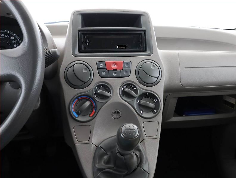 Fiat Panda (2006) 1.1, nová STK, jezdí výborně - fotka 9 z 12