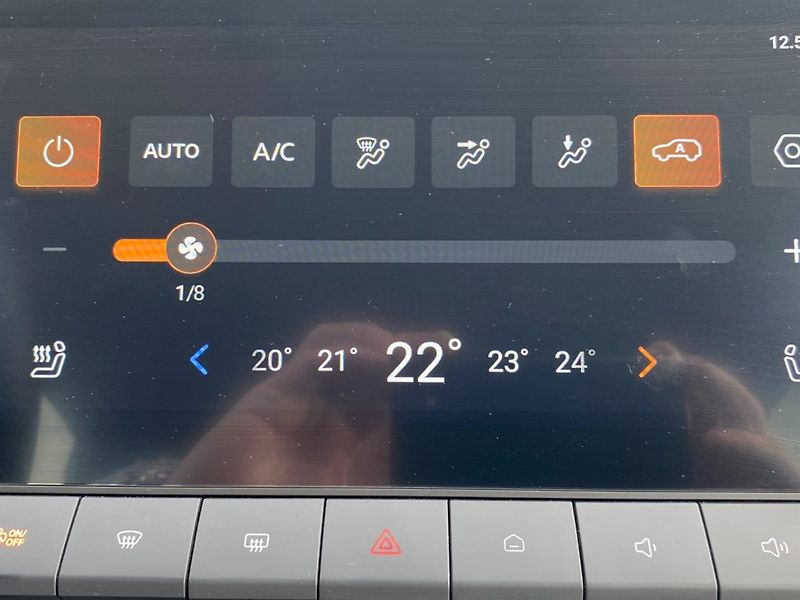MG ZS (2025) 1,5 Hybrid+ Exclusive - fotka 18 z 32