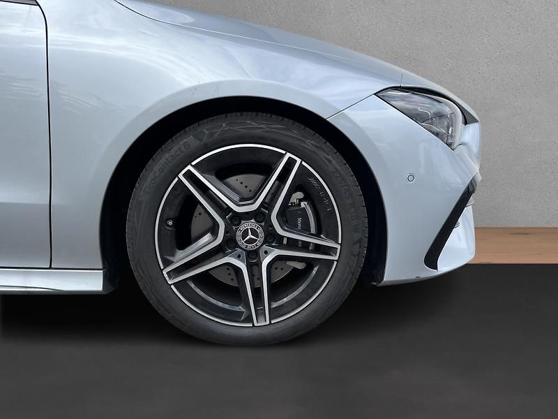 Mercedes-Benz CLA Třída 200 d kupé AMG Night - fotka 9 z 21
