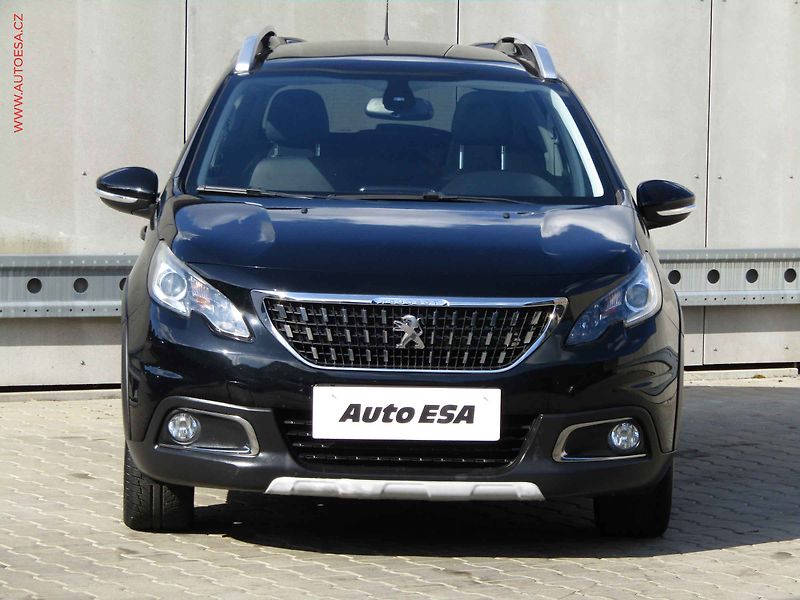 Peugeot 2008 (2019) 1.2PT, Crossway, AT, panor - fotka 2 z 22