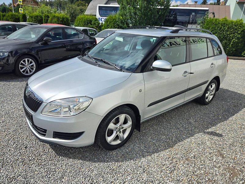 Škoda Fabia (2010) 1.2 TSI Serviska - fotka 8 z 39