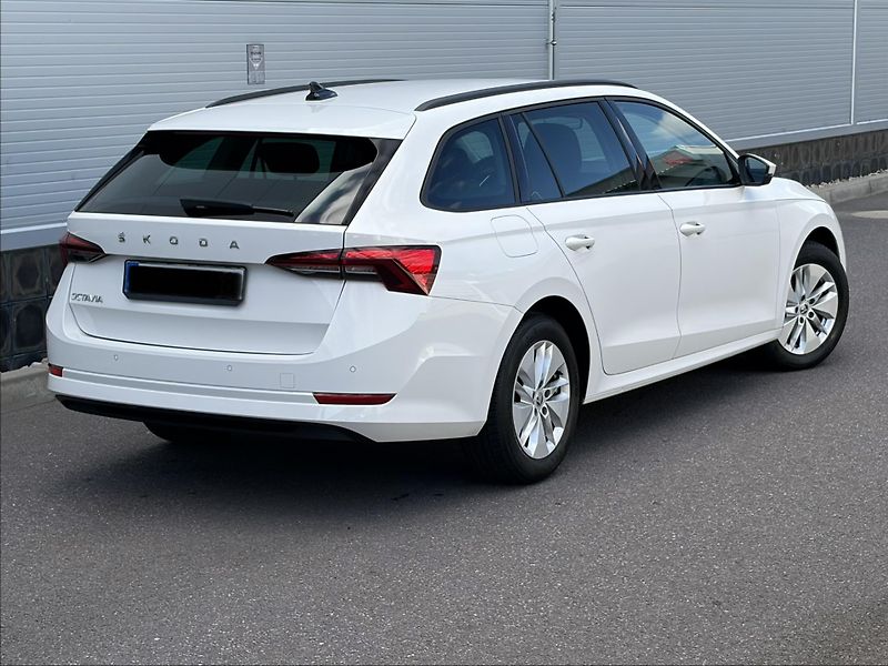 Škoda Octavia (2023) 110kW DSG/ACC/NAVI/SERVIS - fotka 5 z 24