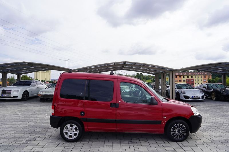 Peugeot Partner 1.4i, ČR, 5 míst - fotka 7 z 26