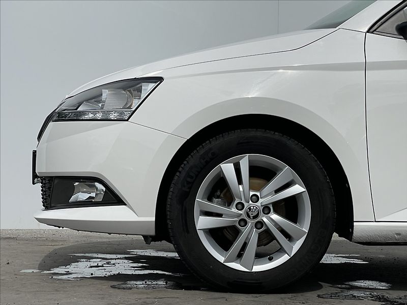 Škoda Fabia 1,0 TSI Combi Ambition Plus - fotka 21 z 23