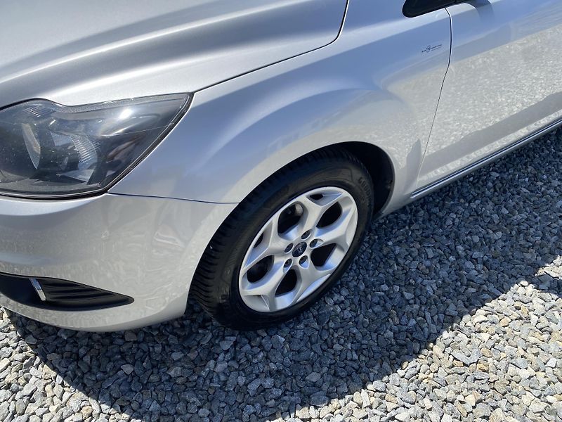 Ford Focus 1.6 TDCi 90PS KOMBI STK  - fotka 17 z 151