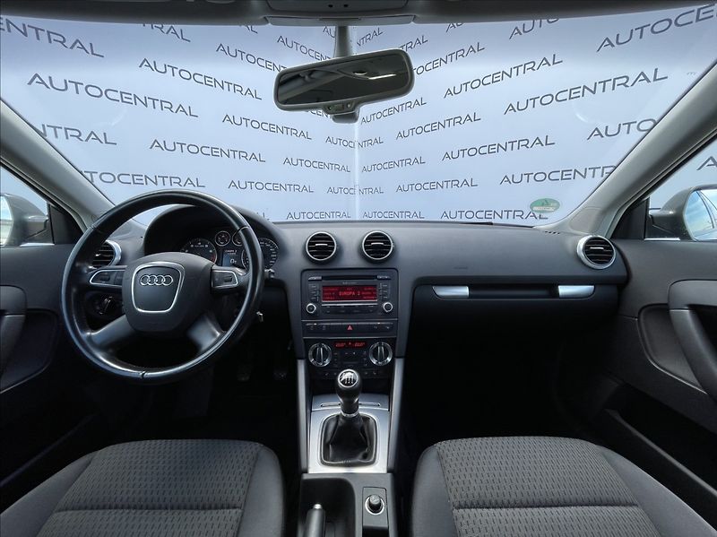 Audi A3 1,4 TFSi,serv.kn. - fotka 17 z 19