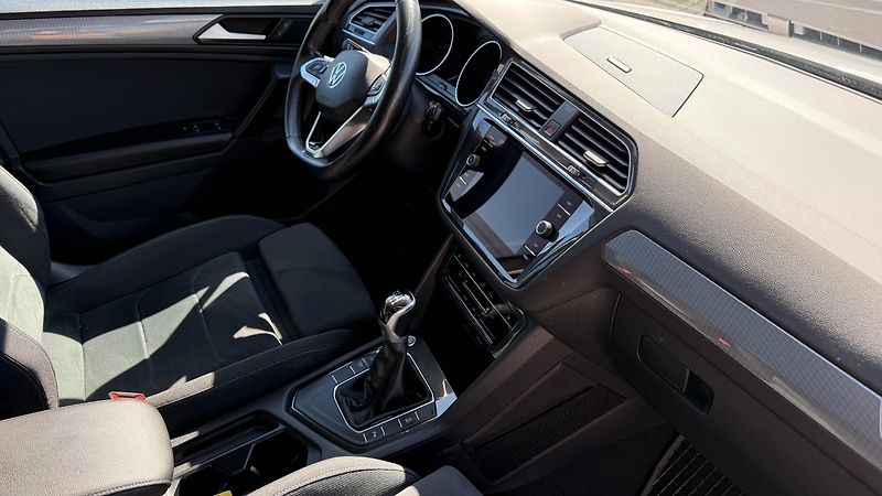 Volkswagen Tiguan (2022) 2.0 TDI,LIFEREZERVOVÁNO - fotka 40 z 40