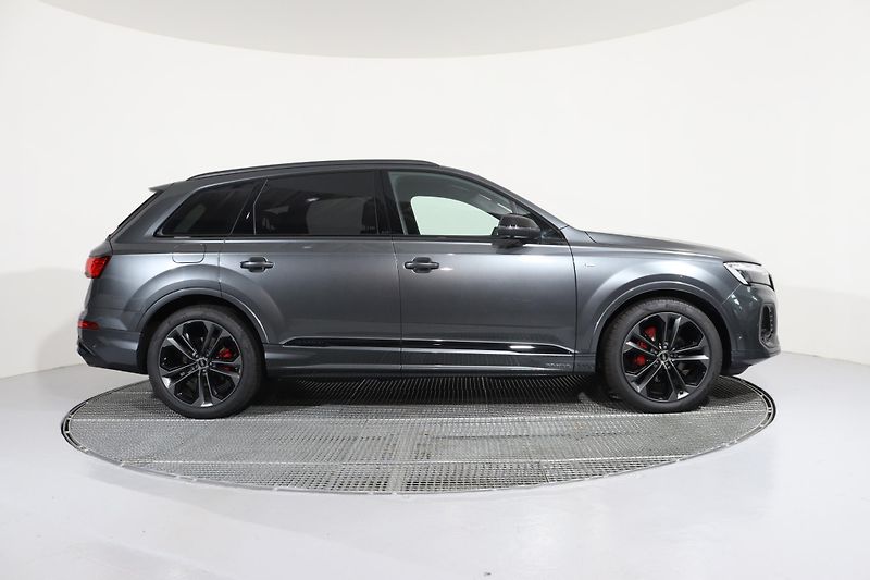 Audi Q7 S LINE 50 TDI QUATTRO - fotka 4 z 26