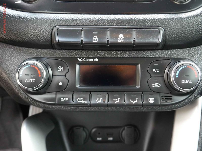Kia Ceed (2014) 1.6 CRDi, AC, temp - fotka 13 z 17