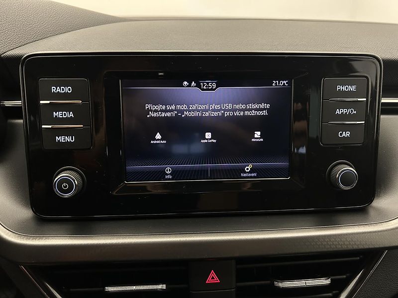 Škoda Scala 1.0 TSI Ambition - fotka 10 z 22