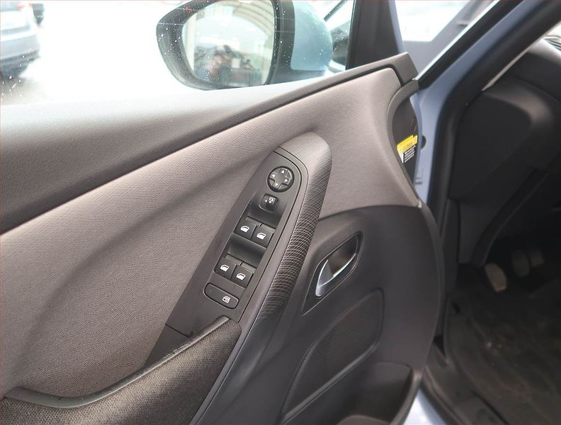 Citroën C4 Picasso (2016) 1.6 BlueHDi, 7 míst - fotka 18 z 18