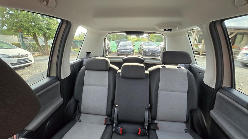 Škoda Roomster 1.4 16V ACTIVE +EDITION 1.MAJ. - fotka 24 z 35