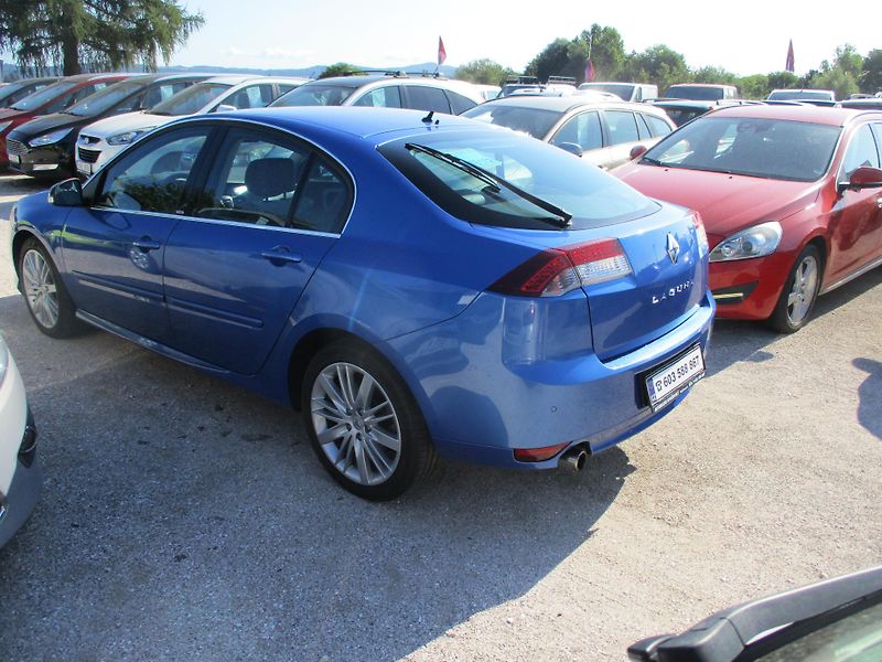 Renault Laguna (2009) 2,0 T - fotka 4 z 11