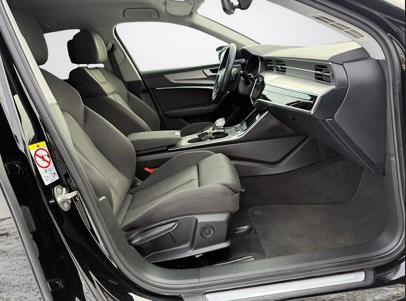 Audi A6 Avant 40 TDI quattro Tažné  - fotka 17 z 21