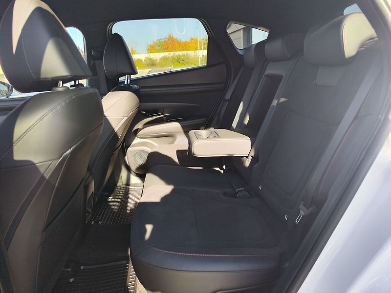 Hyundai Tucson 1.6 T-GDI/212kW N-Line PHEV AT - fotka 12 z 33