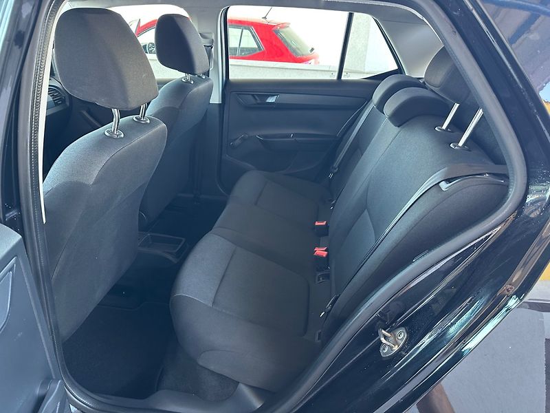 Škoda Fabia (2019) 1.0MPi APP, VÝHŘEV SED. - fotka 13 z 14