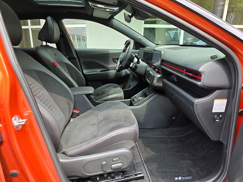 Hyundai Kona EV 64,8kWh NLine Style Premium - fotka 24 z 31