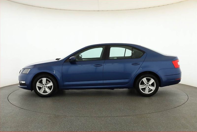 Škoda Octavia (2018) Ambition 1.4 TSI, Serv.kniha - fotka 3 z 17