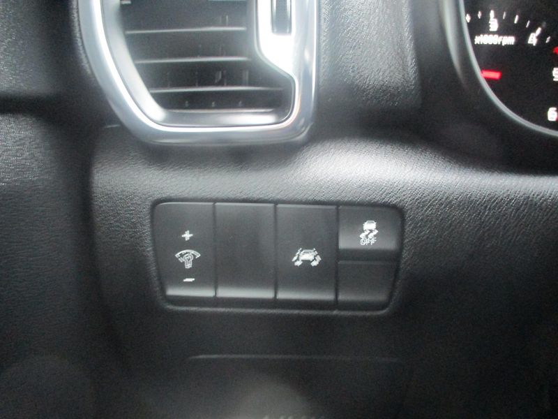 Kia Sportage 2.0 CRDi 4x4 ČR - fotka 17 z 32