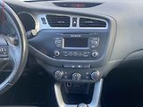 Kia Ceed (2013) 1.6 GDi, AC, TZ - náhled 12