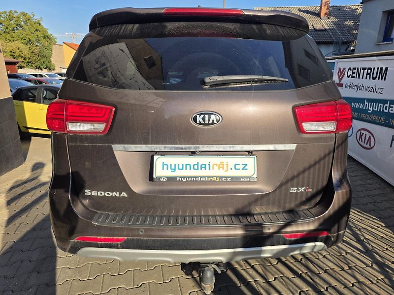 Kia Carnival 3.3-8míst-2.řada 3sedadla - fotka 10 z 16