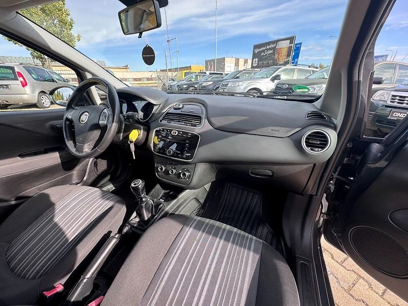 Fiat Punto (2011) 1,2i 51 KW PRVNÍ MAJITEL - fotka 39 z 42