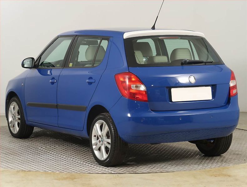 Škoda Fabia (2007) 1.6 16V - fotka 4 z 15